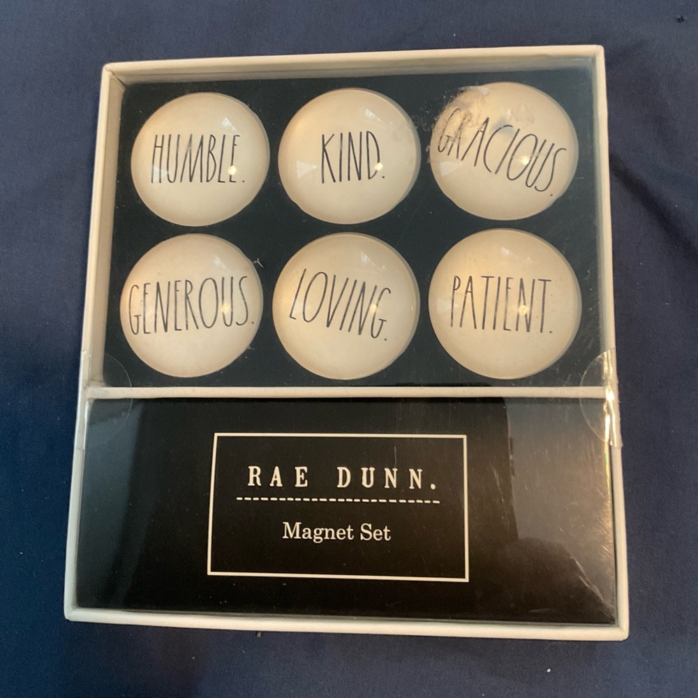 😍 NWT Rae Dunn magnets  - Set of 6 😍